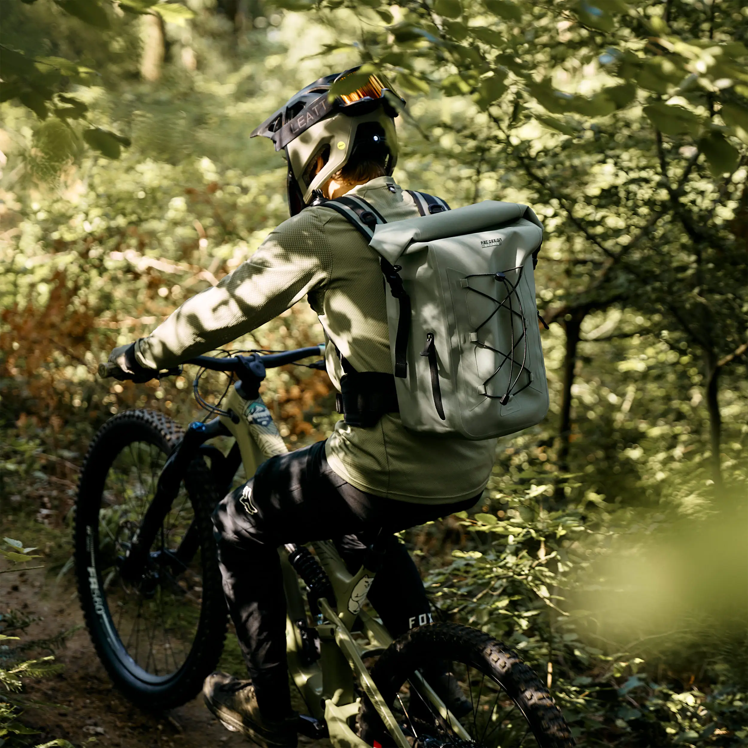 Premium plecak outdoorowy Lausanne 20L do miasta i na łono natury - Pine