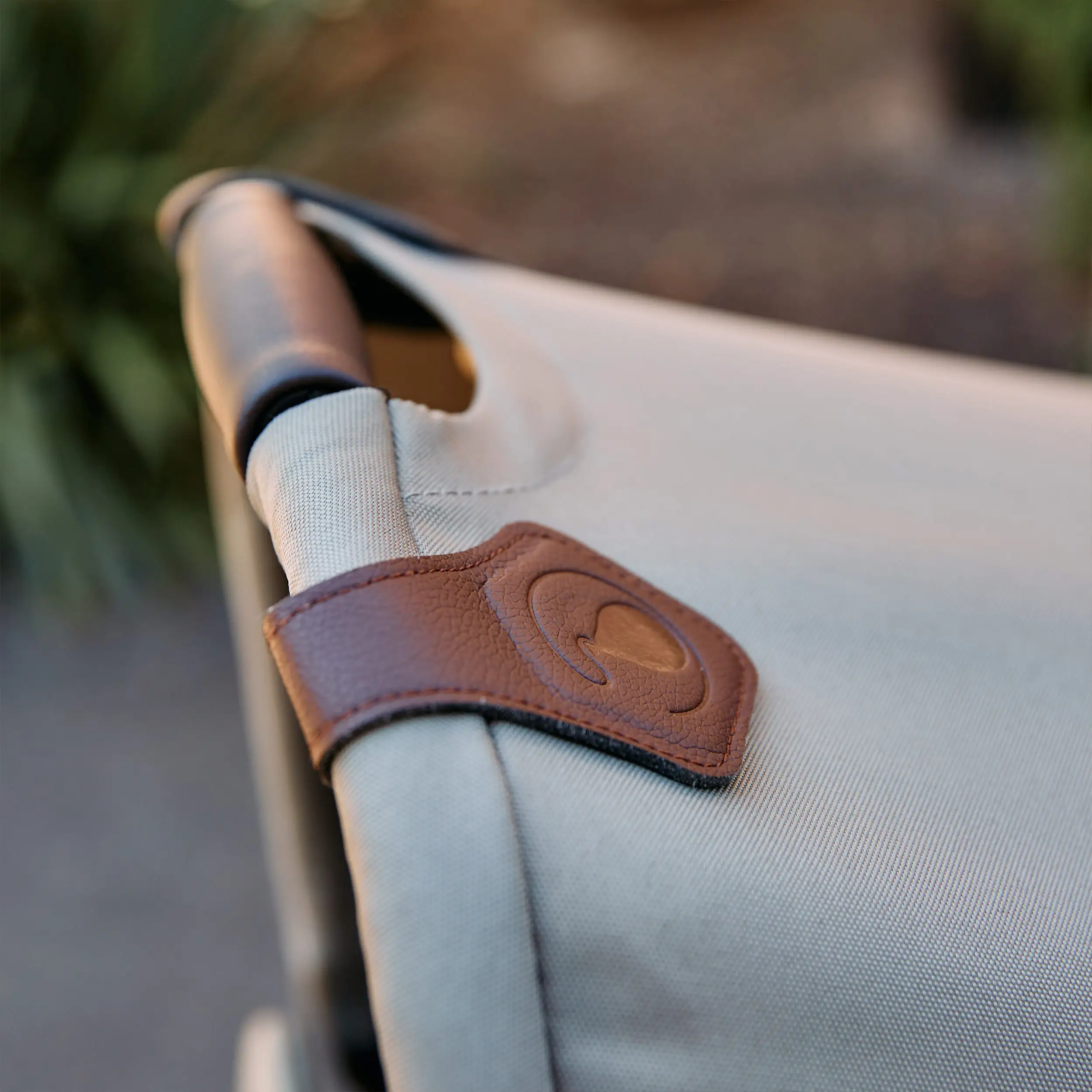 Magnetyczny klips do wózka - Brown Dark