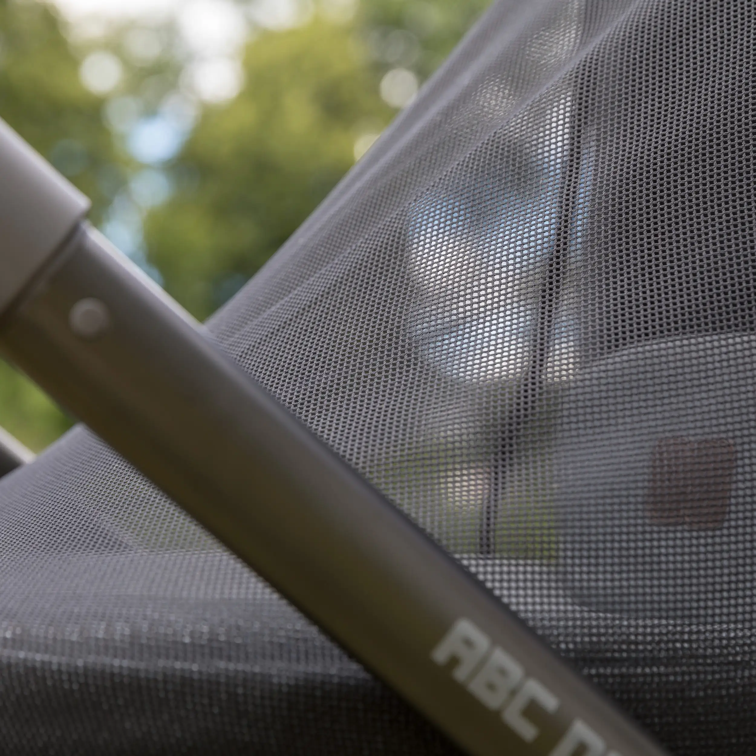 Uniwersalna moskitiera