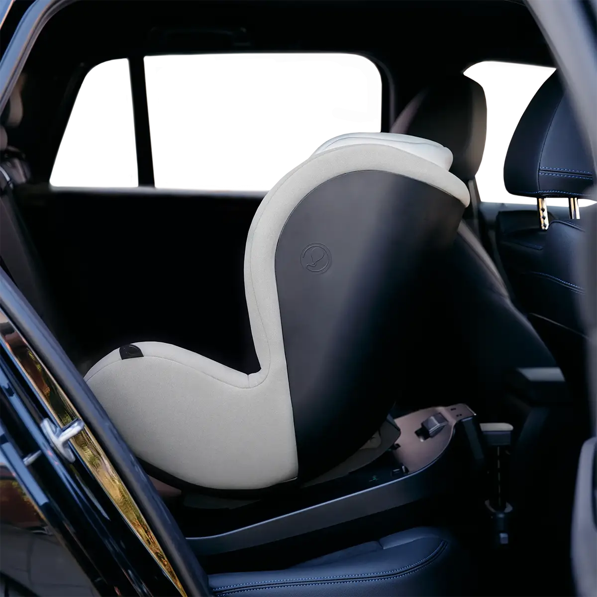 Lily: Możliwość stosowania do przodu i do tyłu