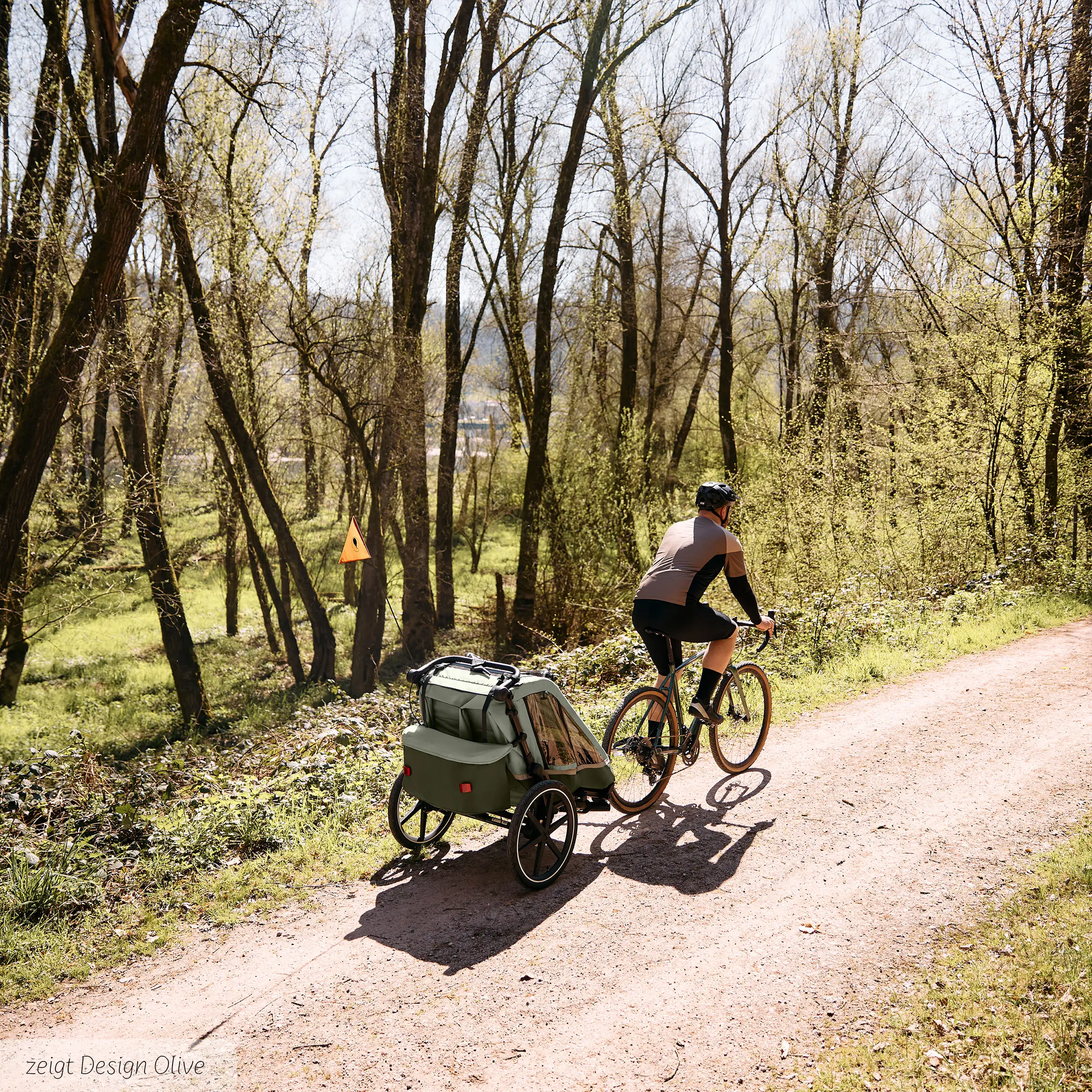 Przyczepka rowerowa Tour 2 z 2 wygodnymi fotelikami i Kołami pneumatycznymi – Falcon