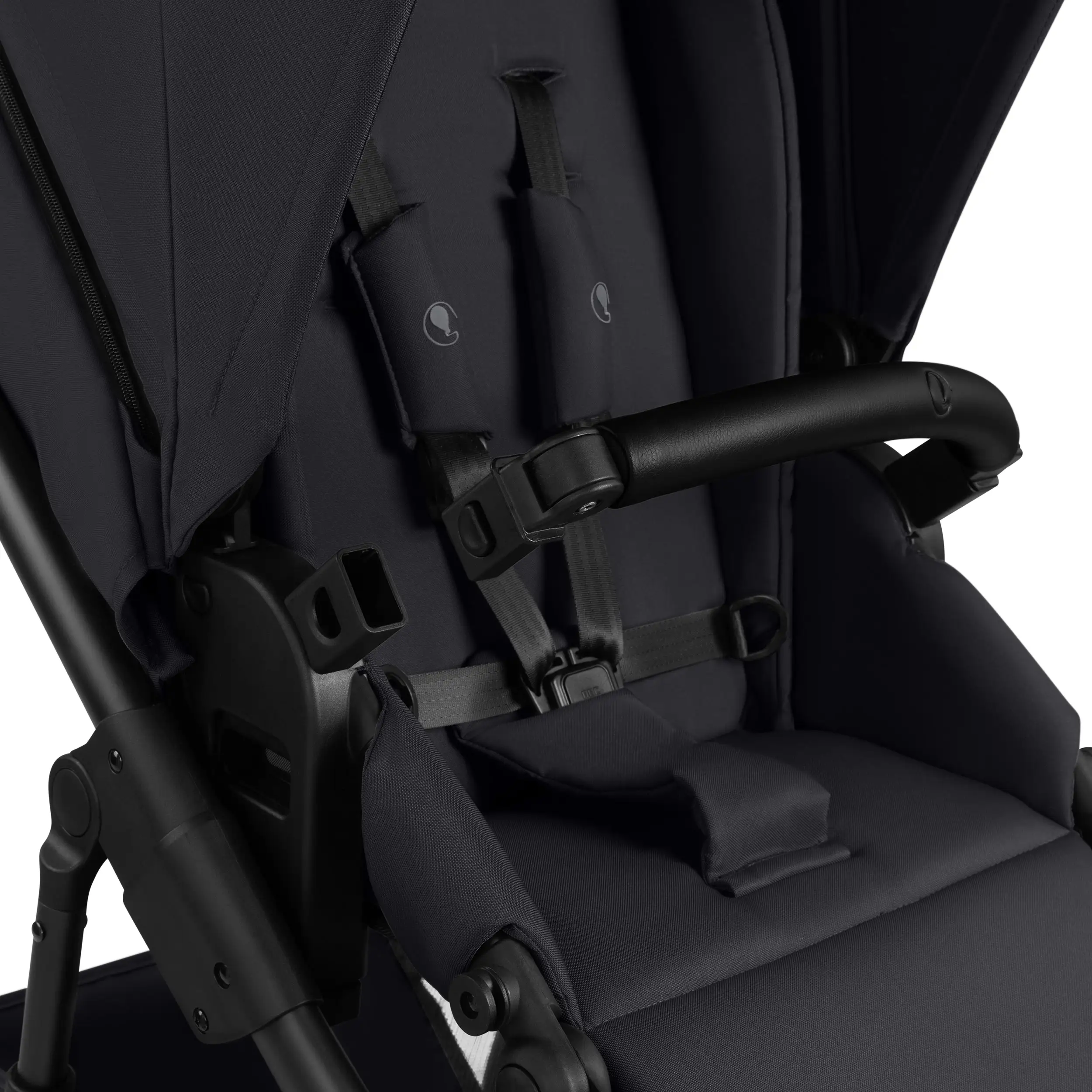 Zestaw wózka 4w1 Salsa Core z fotelikiem Calla z funkcją leżaczka i podstawą Isofix Root – Ink