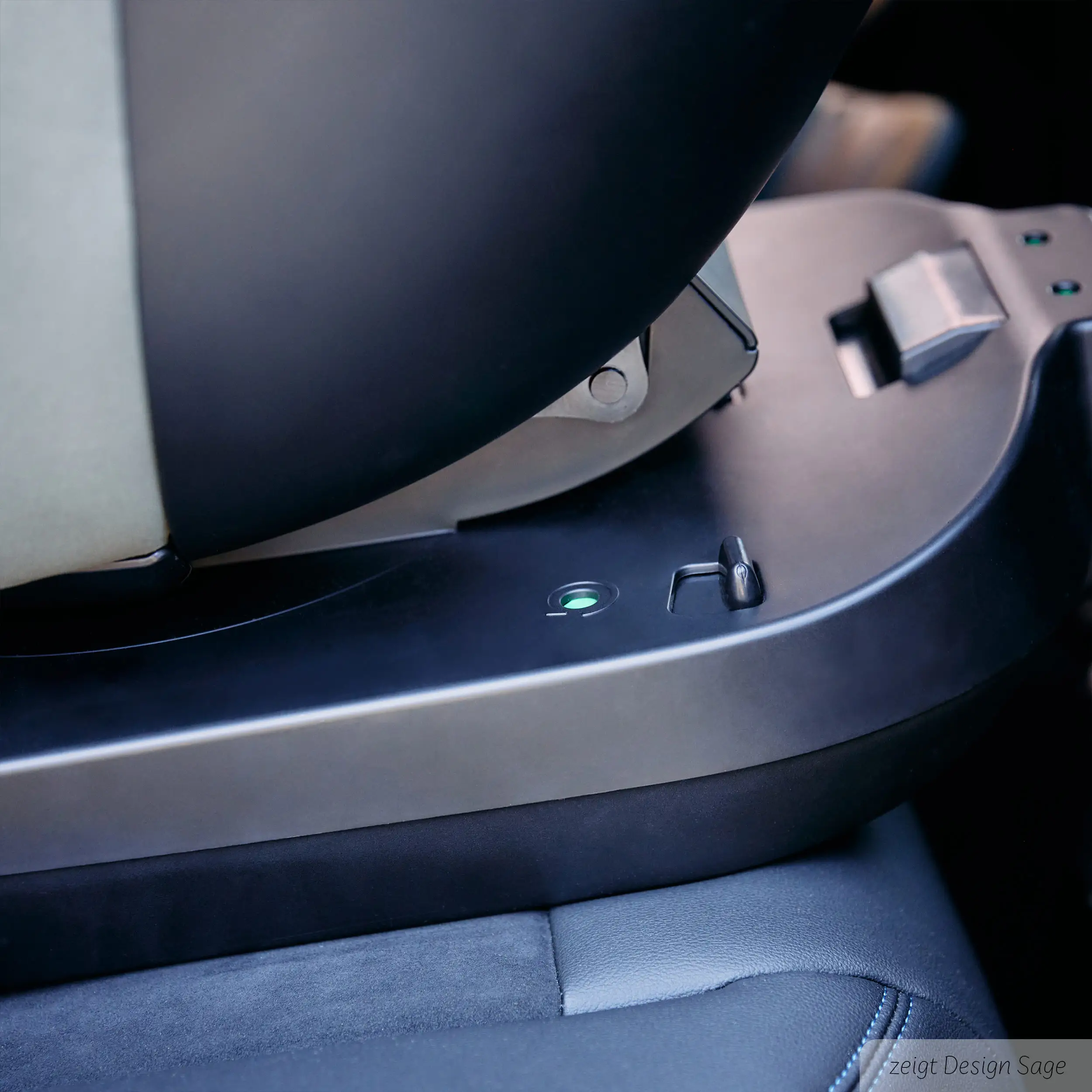 Fotelik samochodowy Lily i-Size - Graphite